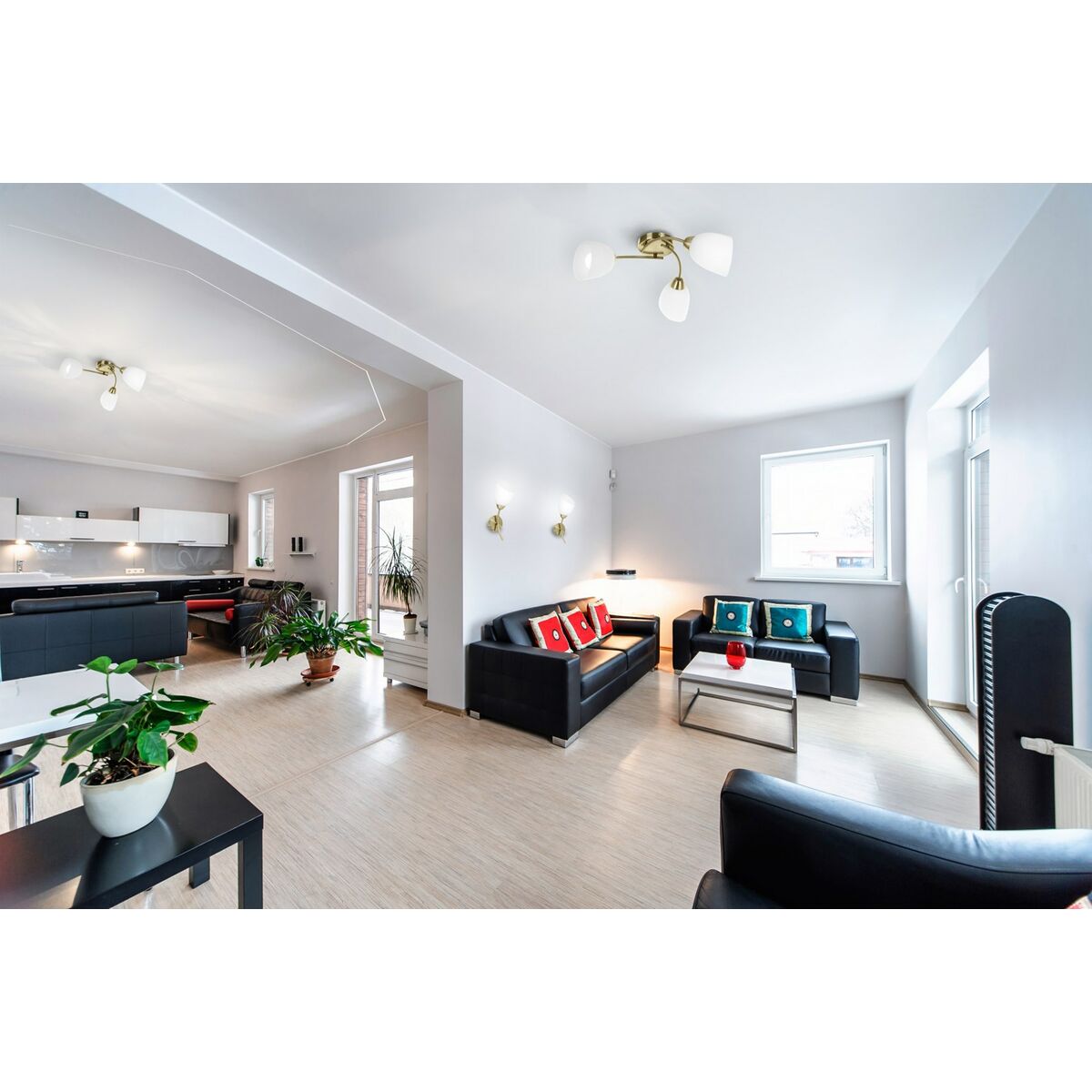 V8HE4038A14F4A45B1A0417DB46C9BA4AF1R6423406P3