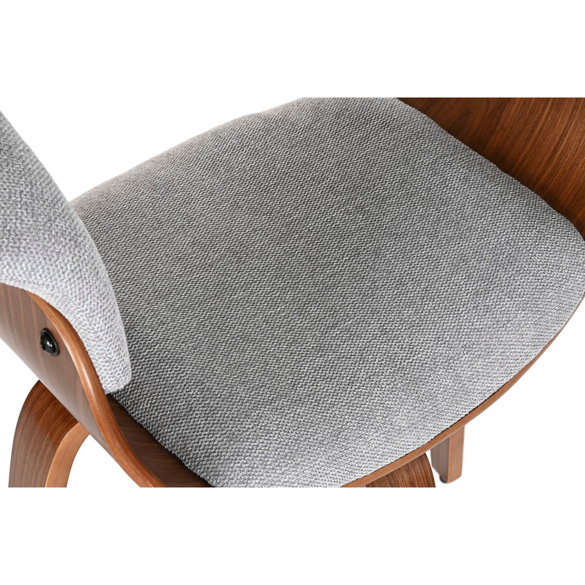 V3H9EA262AE213E52B8A4591D05A15302DER6632979P5